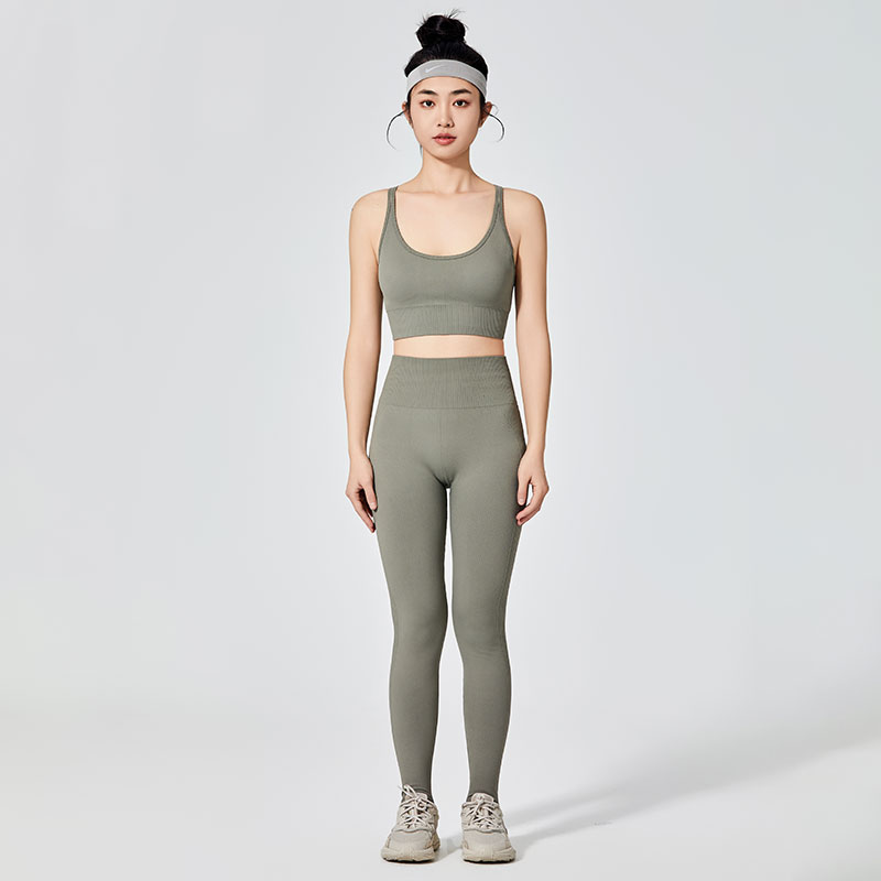 Женски шарени спортски хеланки од едноставен тип 