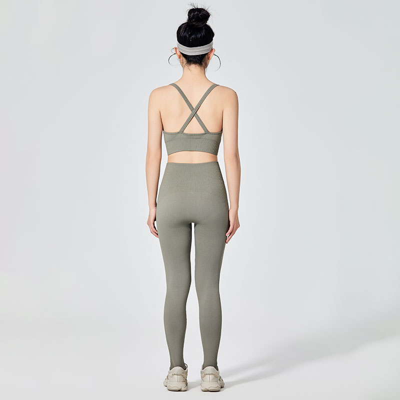 Женски шарени спортски хеланки од едноставен тип 