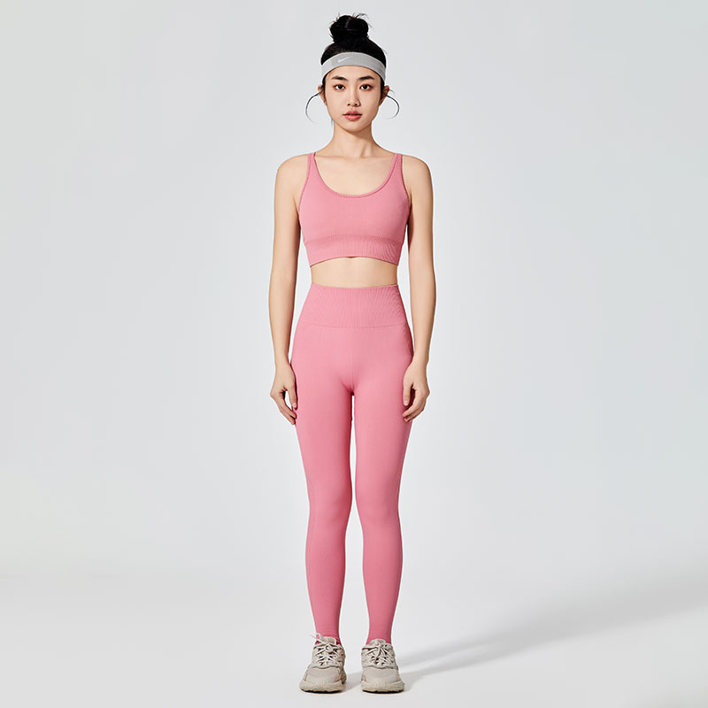 Женски шарени спортски хеланки од едноставен тип 