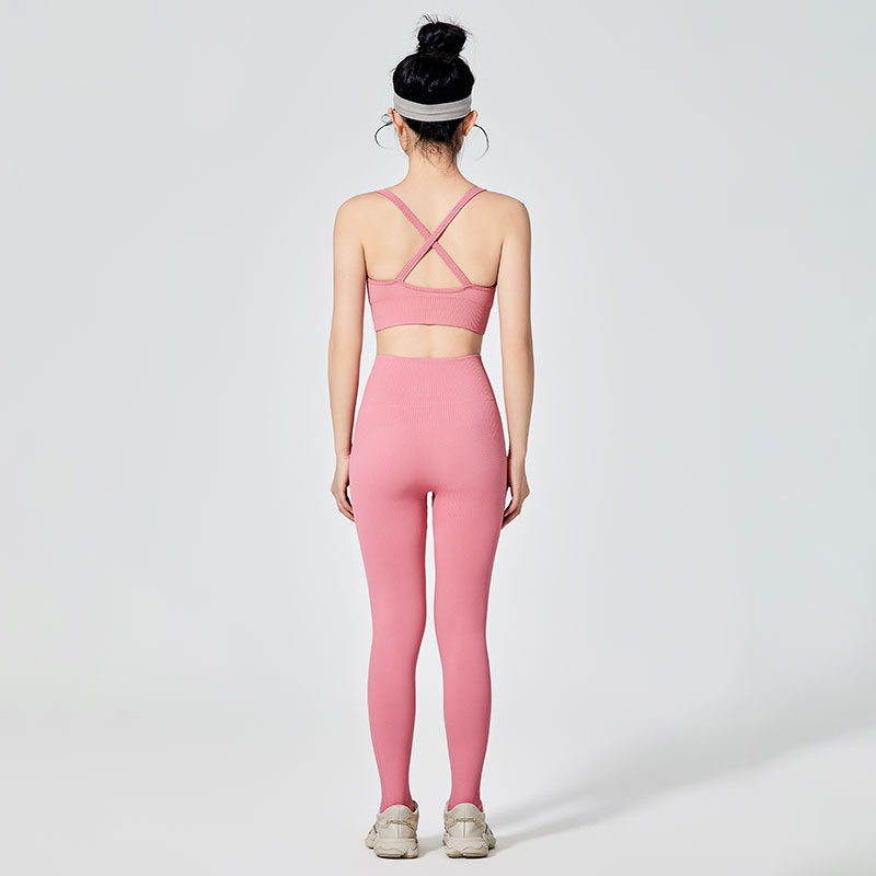 Женски шарени спортски хеланки од едноставен тип 