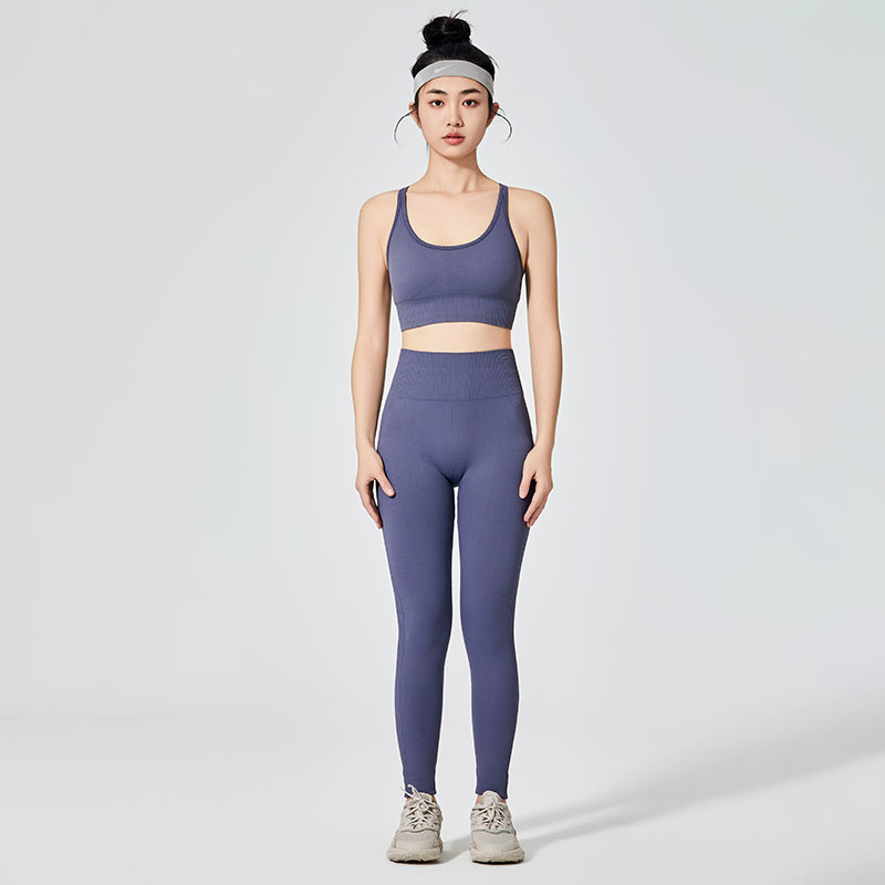 Женски шарени спортски хеланки од едноставен тип 